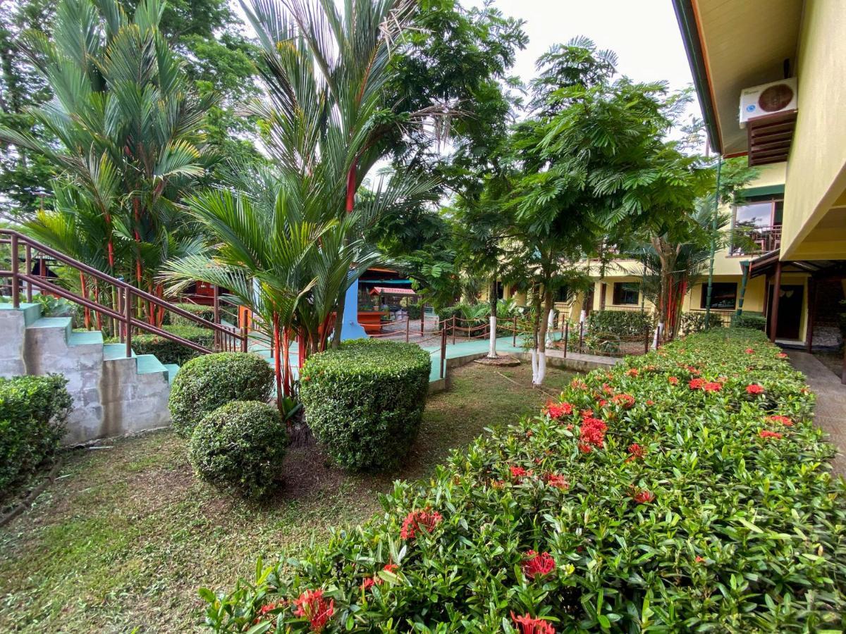 Hotel Cabinas El Tecal 2*
