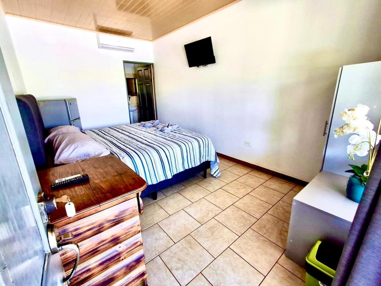 Hotel Cabinas El Tecal 2*